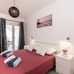 Mit Privater Terrasse By Interhome
