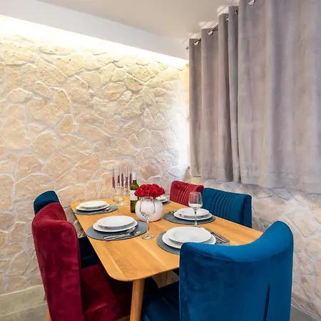 Mit Privater Terrasse By Interhome * グラダツ