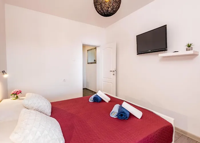 Mit Privater Terrasse By Interhome Apartment Gradac (Split-Dalmatia)