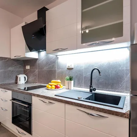 Mit Privater Terrasse By Interhome *