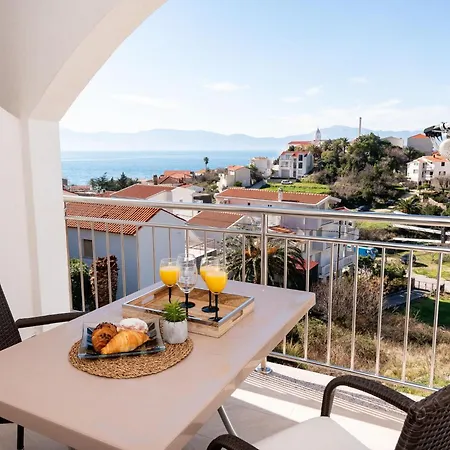 Lägenhet Mit Privater Terrasse By Interhome Gradac (Split-Dalmatia)